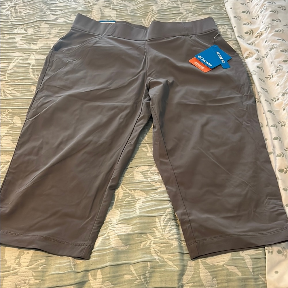 Columbia Charcoal Knee-Length Pants